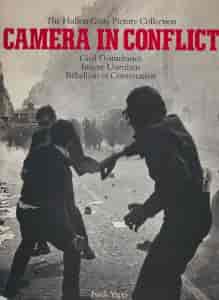 Camera in conflict - Civil disturbance - The Hulton Getty picture collection - Yapp Nick tuotekuva