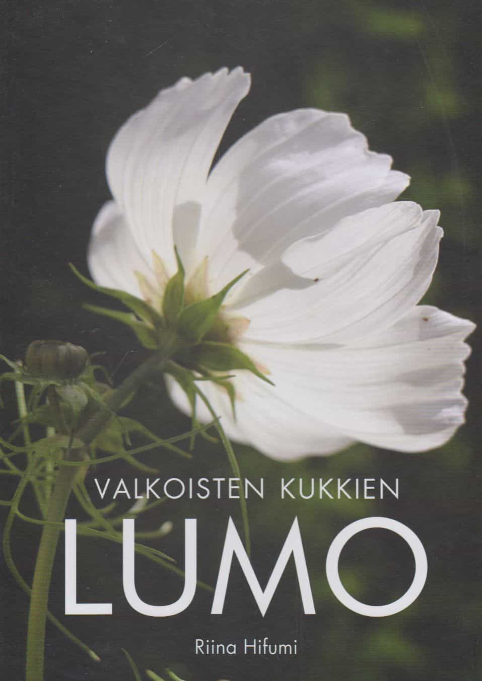 Valkoisten kukkien lumo